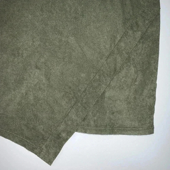 Love Culture Green Asymmetrical Mini Skirt​​ - Picture 2 of 4